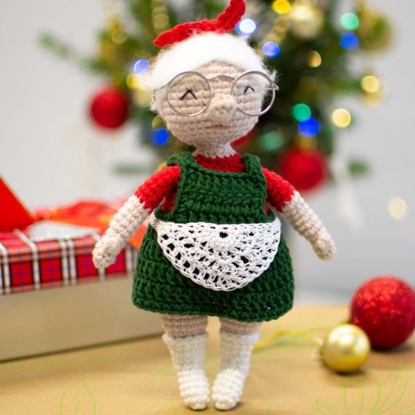 Wzór na szydełkową maskotkę - Mrs Noel