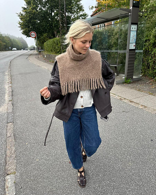 Nora Neck by PetiteKnit