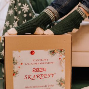 Dziewiarski kalendarz adwentowy 2026 – skarpety (przedsprzedaż do 23.10.2026)